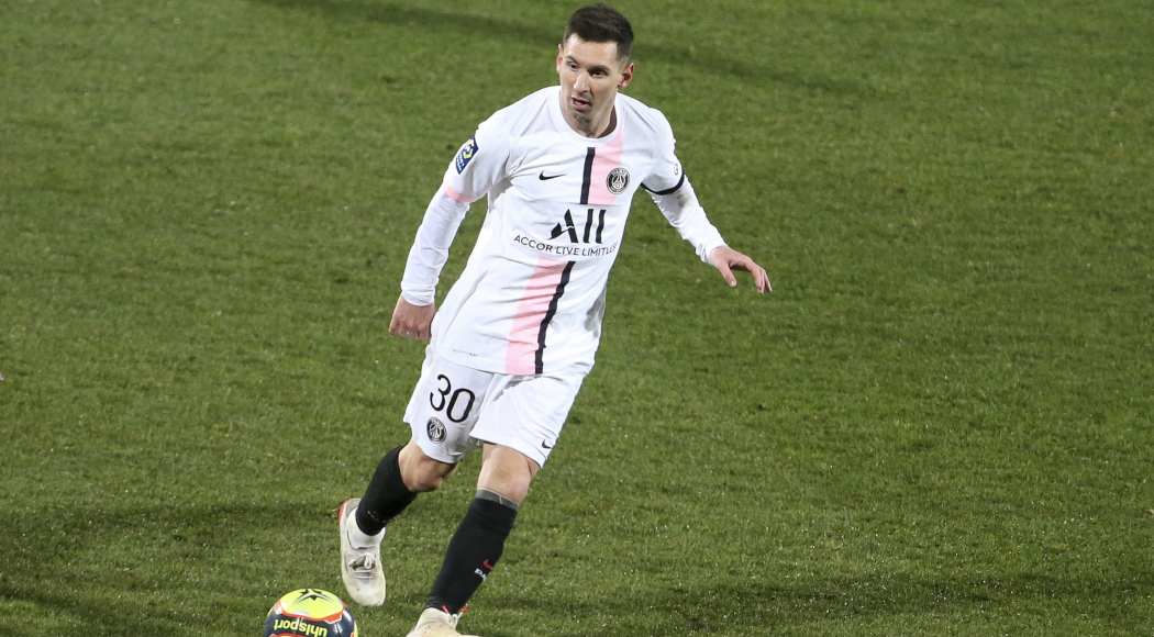 Messi tests negative for Covid, back in Paris
